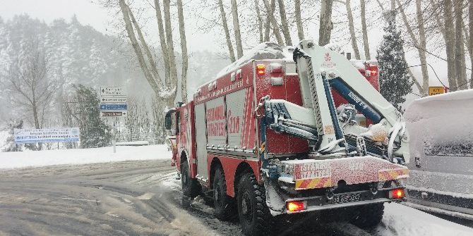 Yoğun Kar Nedeniyle Ormanda Mahsur Kaldılar