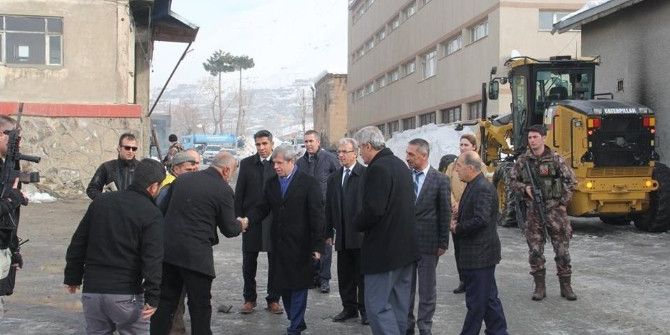 Vali Ahmet Çınar Belediyenin Sosyal Tesislerini Gezdi