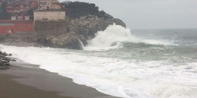 Zonguldak’ta Şiddetli Fırtına