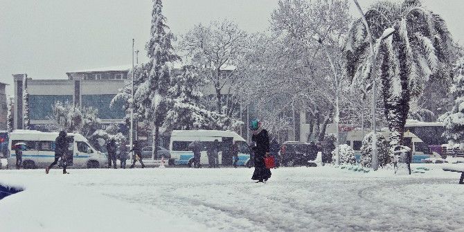 Sakarya Beyaz Gelinliğini Giydi