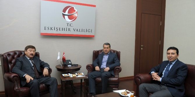 Türksoy Genel Sekreteri Kaseinov, Vali Çelik’i Ziyaret Etti