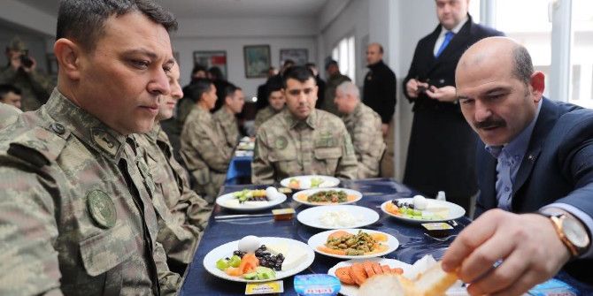 Bakan Soylu, Hatay’da Askerlerle Bir Araya Geldi