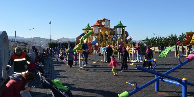 Türkiye’nin Büyük Bölümü Kar Esareti Yaşarken Trabzon Yazdan Kalma Bir Gün Yaşıyor
