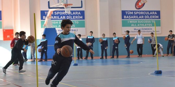 Yıldırımlı Çocuklar Basket Öğreniyor