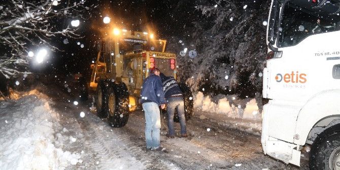 Turgutlu’da Ekipler Gece Boyunca Çalıştı