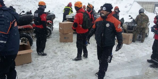 Bursa İzmir Kara Yolunda Tipi Kurtarma Çalışmalarına İzin Vermiyor
