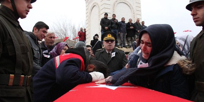 Şehit Uzman Çavuş Faruk Yüksel Son Yolculuğuna Uğurlandı