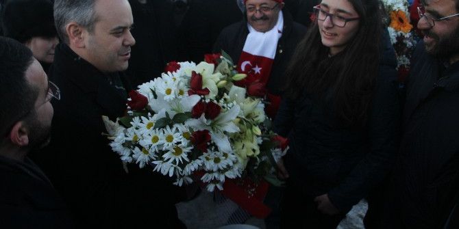 Bakanlar, Sarıkamış’ta Kardan Şehit Heykellerinin Açılışını Yaptı