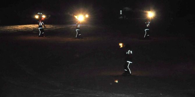 Sarıkamış Şehitleri İçin Meşaleli Kayak Gösterisi