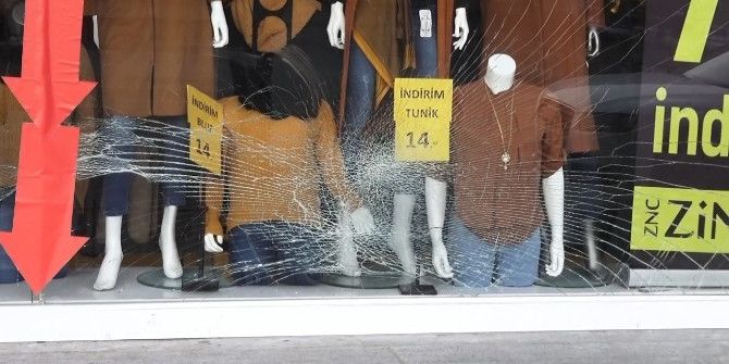 Kürekli Bıçaklı Kavga Güvenlik Kamerasına Yansıdı