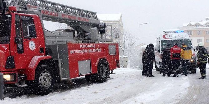 İnşaat Önündeki Demirleri Fark Edemeyince Demirlere Saplandı