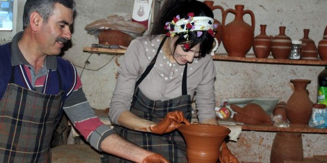 Ak Kadınlar Toprağa Can Verdi