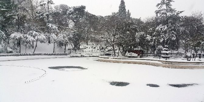 Yıldız Parkı’nda Gölet Buz Tuttu