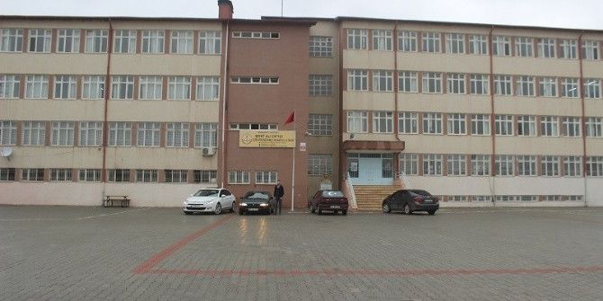 Yavuzeli İlçesinde Açık Öğretim Lise Sınavları Yapıldı