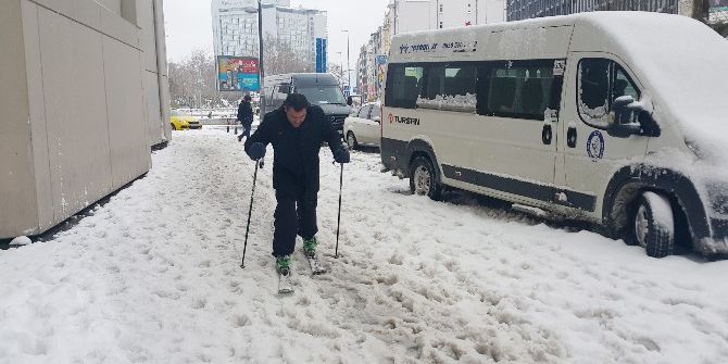 İstanbul’un Göbeğinde Kayak Keyfi
