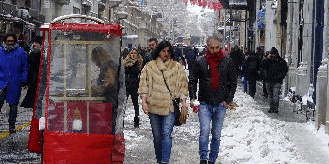 Taksim’de Kartpostallık Görüntüler