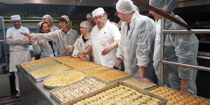 Dünyaca Ünlü Pasta Şefleri Ünlü Baklavacıyı Ziyaret Etti