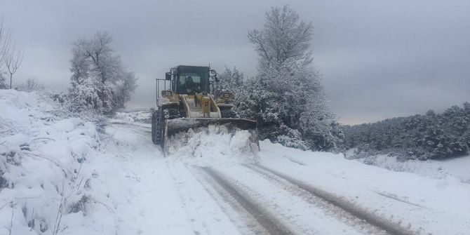 Manisa’da Karla Mücadele Ekipleri Gece-gündüz Çalışıyor