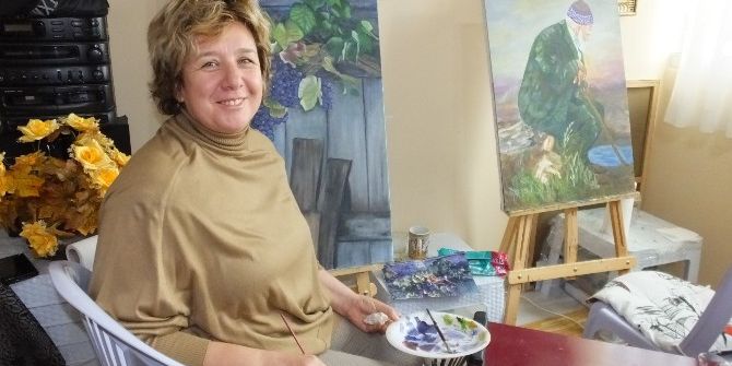 Burhaniye’de Kadınlar Evde Yemek, Atölyede Resim Yapıyorlar