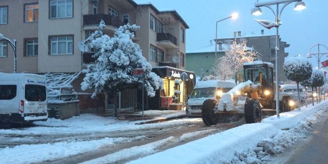 Altınova’da Okullar Bir Gün Tatil