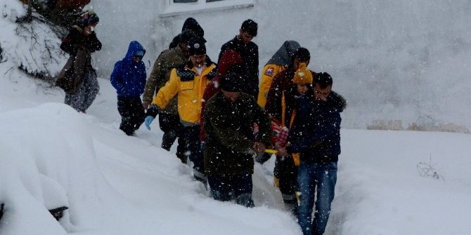 Lapseki’de Kar Temizleme Çalışmaları