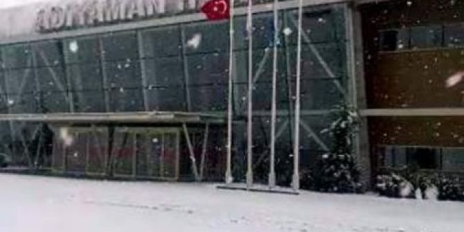 Kar Nedeniyle Uçak Seferleri İptal Edildi