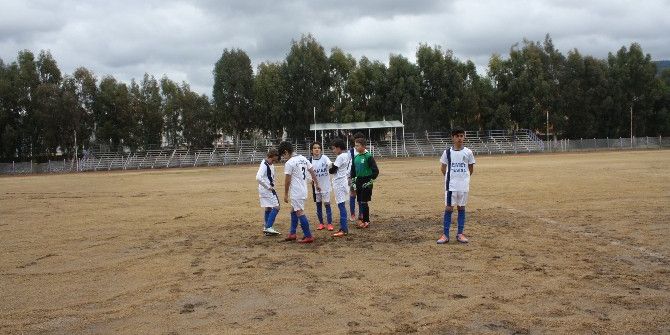 Milas’ta Minikler Saha Mağduru Oldu