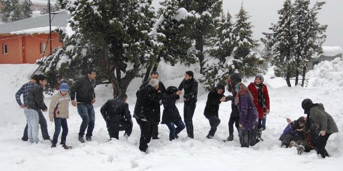 Kızıldağ Yaylası’nda Kar Keyfi