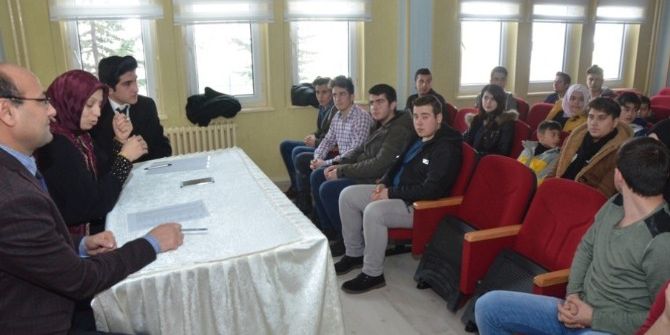 İl Milli Eğitim Müdürü Durmuş, İl Öğrenci Meclisi Başkanı Ve Üyeleriyle Bir Araya Geldi