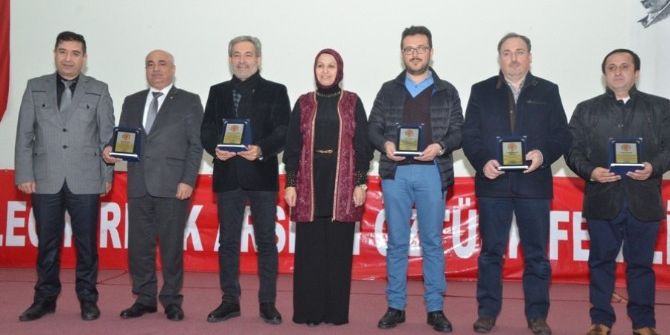 Bilecik’te Okullara Katkı Sağlayan İş Adamlarına Plaket Takdimi