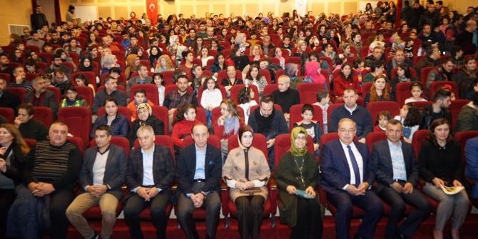 Adıyamanlı Tiyatro Severlerden ‘Midas’ın Kulakları’na Yoğun İlgi