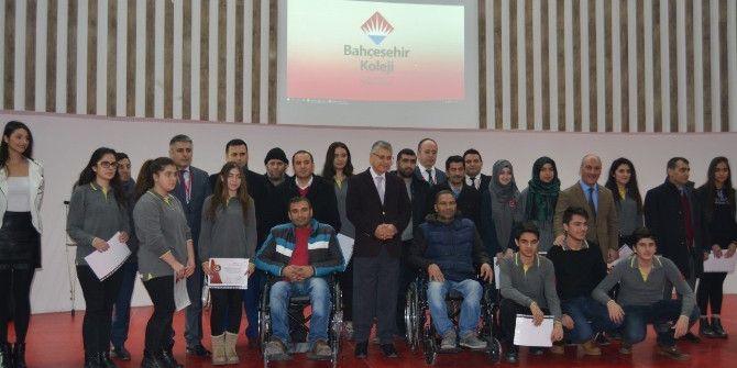 Öğrencilerden Engellilere Tekerlekli Sandalye