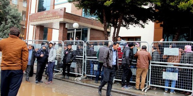 Suriyelilerin İkametgah İzdihamı