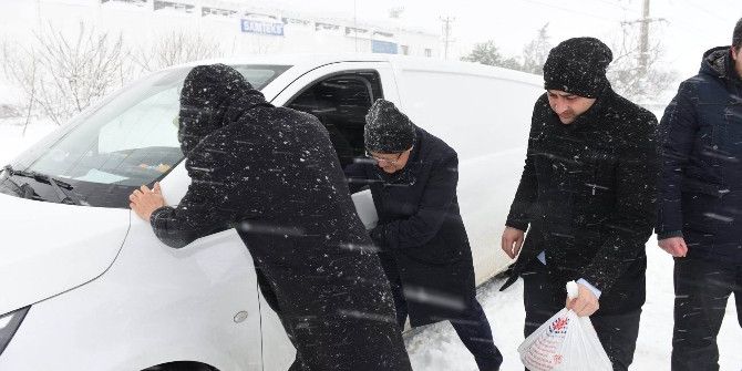 Bursa Bandırma-bandırma Susurluk Yolu Yoğun Karda Kapandı