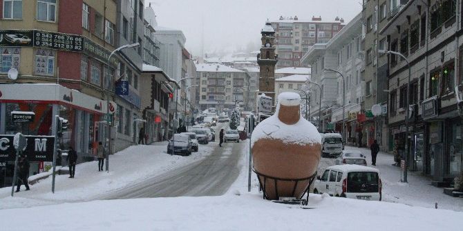 Yozgat Ve Sivas’ta Kara Kış Hayatı Olumsuz Etkiliyor
