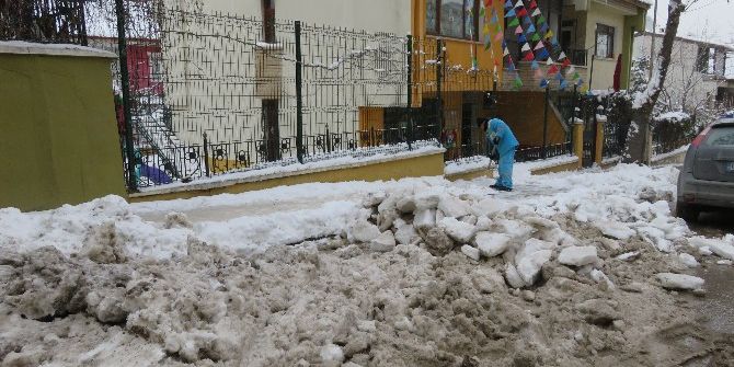 Temizlik İşçilerinden Yoğun Mesai