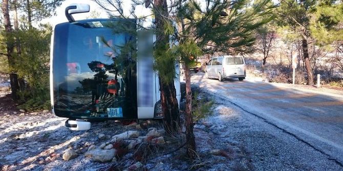 Mersin’de Yolcu Otobüsü Devrildi: 9 Yaralı