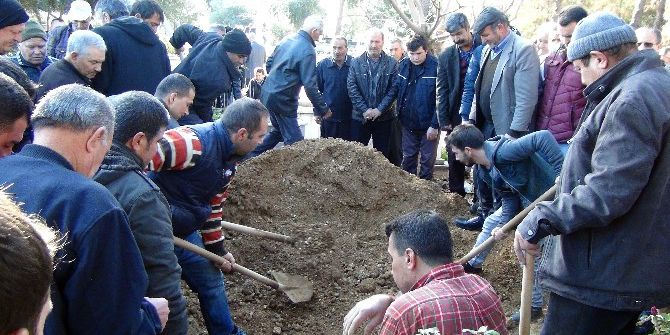 Kartal Adliyesi’nde İntihar Eden Polis Memuru Toprağa Verildi