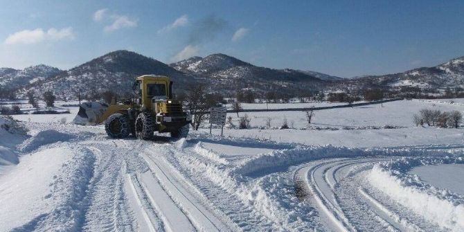 Dursunbey Karla Mücadelede İlk Sırada Yer Aldı