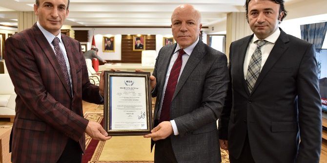 Büyükşehir’e 4. Kalite Belgesi Verildi