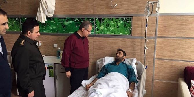 Vali Tapsız’dan Yaralı Askere Ziyaret