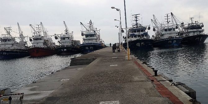 Balıkçı Gemileri Poyraz Nedeniyle Edremit’e Demirledi.