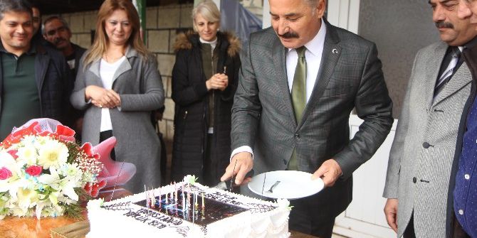 Başkan Tuna’ya Doğum Günü Sürprizi