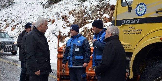 Başkan Gürün Karla Mücadele Çalışmalarını Yerinde İnceledi
