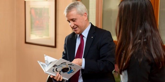 Engelliler Entegre Yüksekokulu Öğrencilerinden Rektör Gündoğan’a Ve Rektör Yardımcılarına Hediye