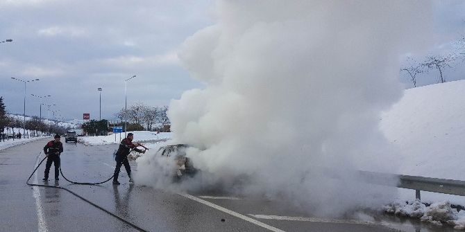 Yanan Araçtan Son Anda İnerek Ölümden Kurtuldu