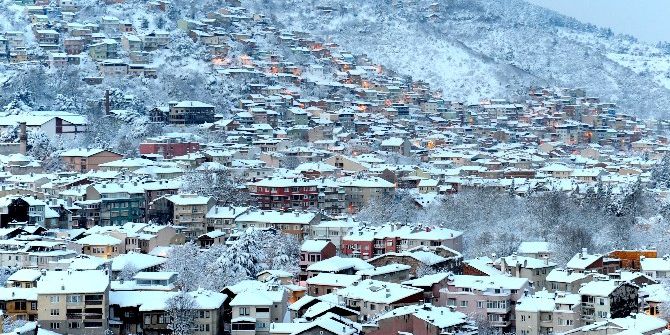 Kar Yağışı Bursa’da Görsel Şölen Oluşturdu