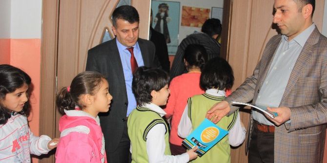 Hakkarili Öğrencilere Hayvan Sevgisi Eğitimi