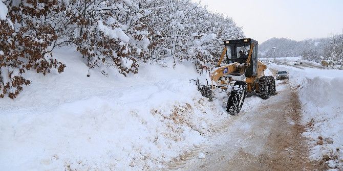 Bursa’da Karla Mücadele Devam Ediyor