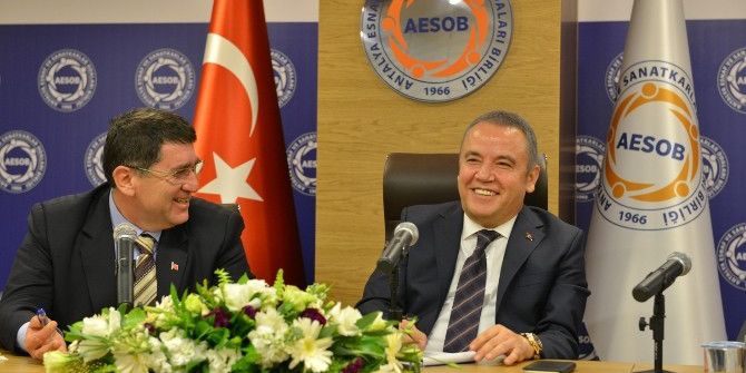 Başkan Böcek, Aesob’da Oda Başkanlarına Projelerini Anlattı